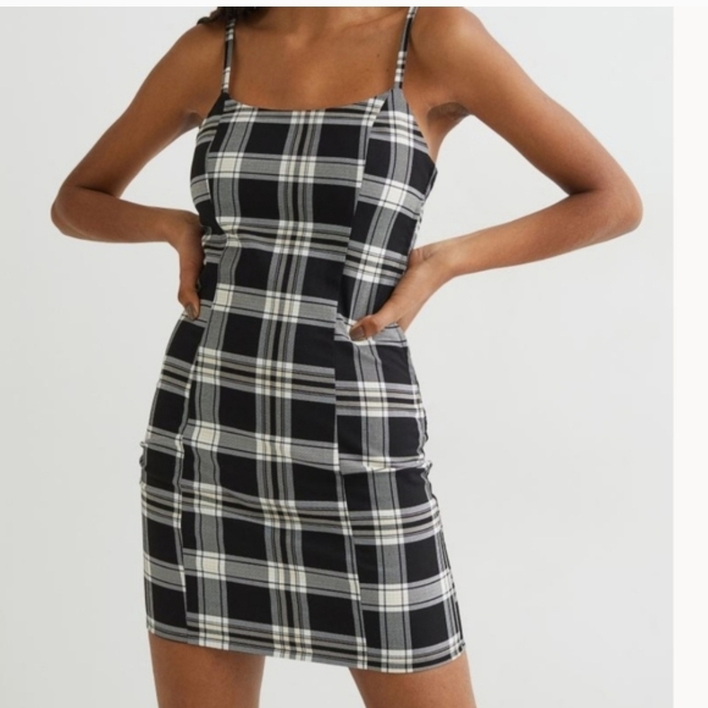 Divided H&M Sz XS Plaid Black & White Mini Dress Y2K Pinafore Sleeveless Fitted